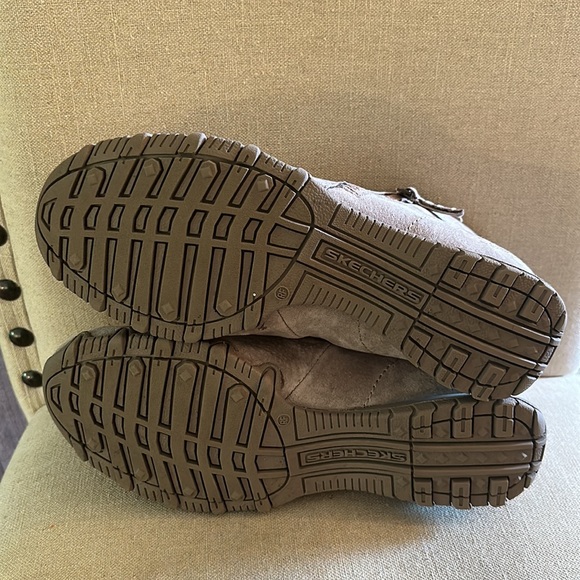 Skechers Women’s Relaxed Fit Suede Side Zip Bikers Ankle Boots Taupe Size 8.5 - Picture 12 of 12
